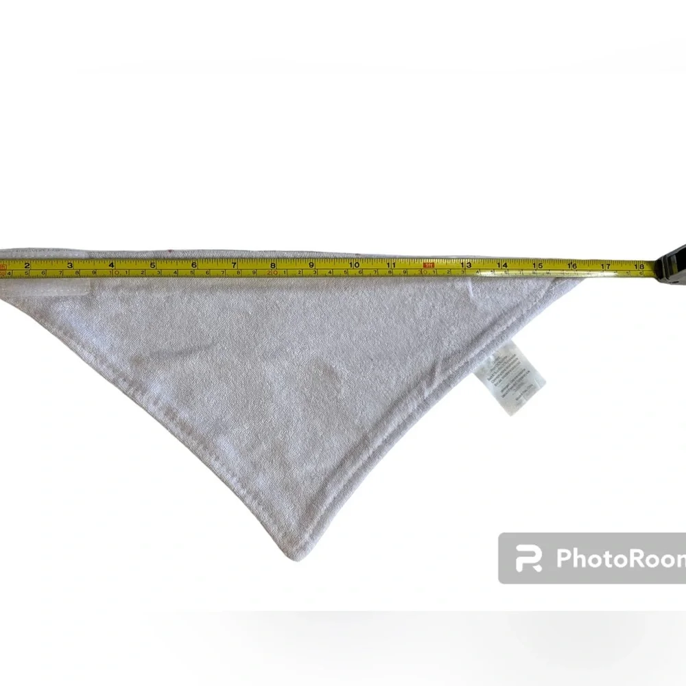 Set of 2 le bébé bandanna velcro bibs